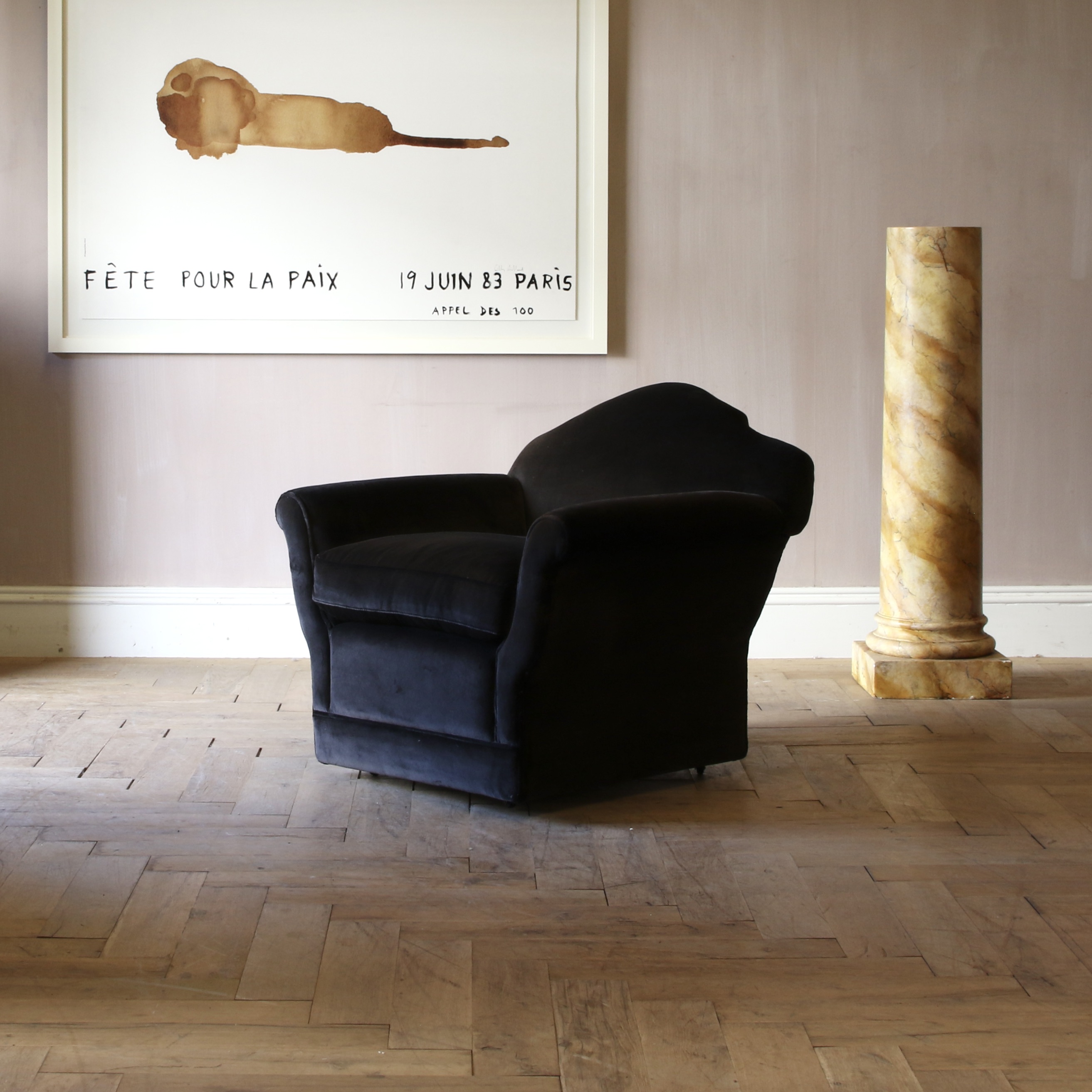 151-57 - Hayworth Armchair // JS Editions